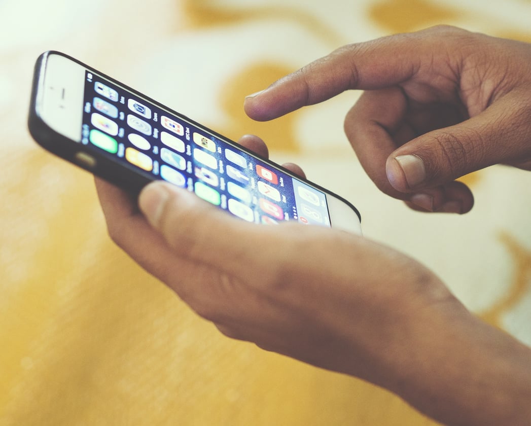 Think Younger Patients Are The Only Ones Using Text Messaging? Think Again. - Luma Health